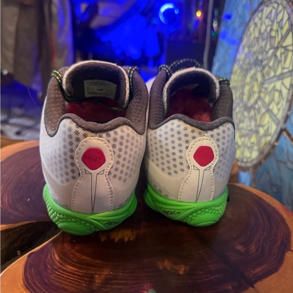 New Balance Mens hiking/running shoes. Size 10 - Picture 4 of 6